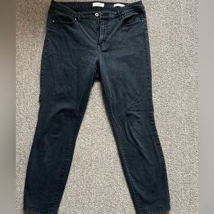 JESICCA SIMPSON ADORED ANKLE ROLLED (BLACK JEAN)